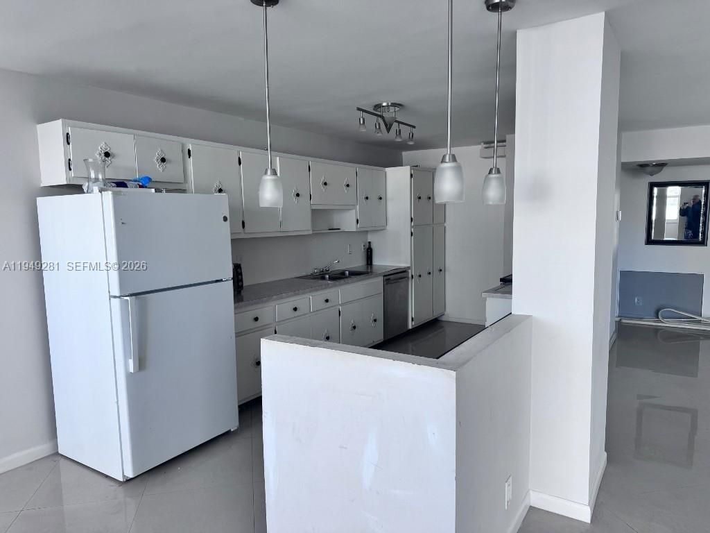 1904 S Ocean Dr, Unit 808, Hallandale Beach, FL 33009 Photo