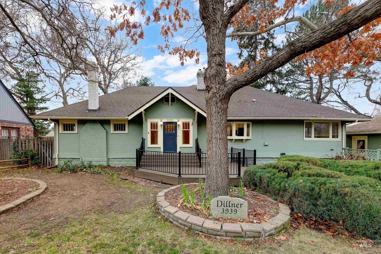 3939 N Oak Park Place, Boise, ID 83703 Main Photo