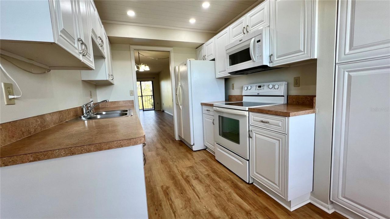 505 30th Avenue W, Unit E406, Bradenton, FL 34205 Photo