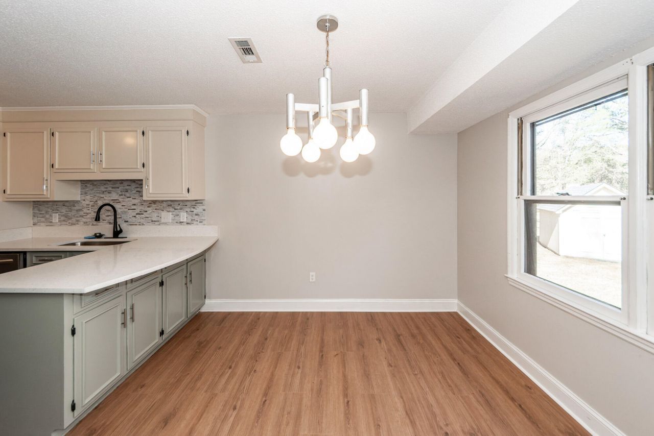 2106 Fife Lane Photo 10