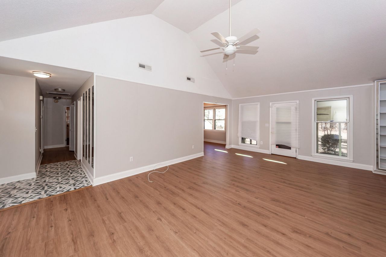 2106 Fife Lane Photo 6