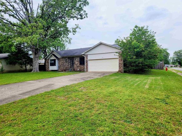 7000 Northlake Drive, Jacksonville, AR 72076