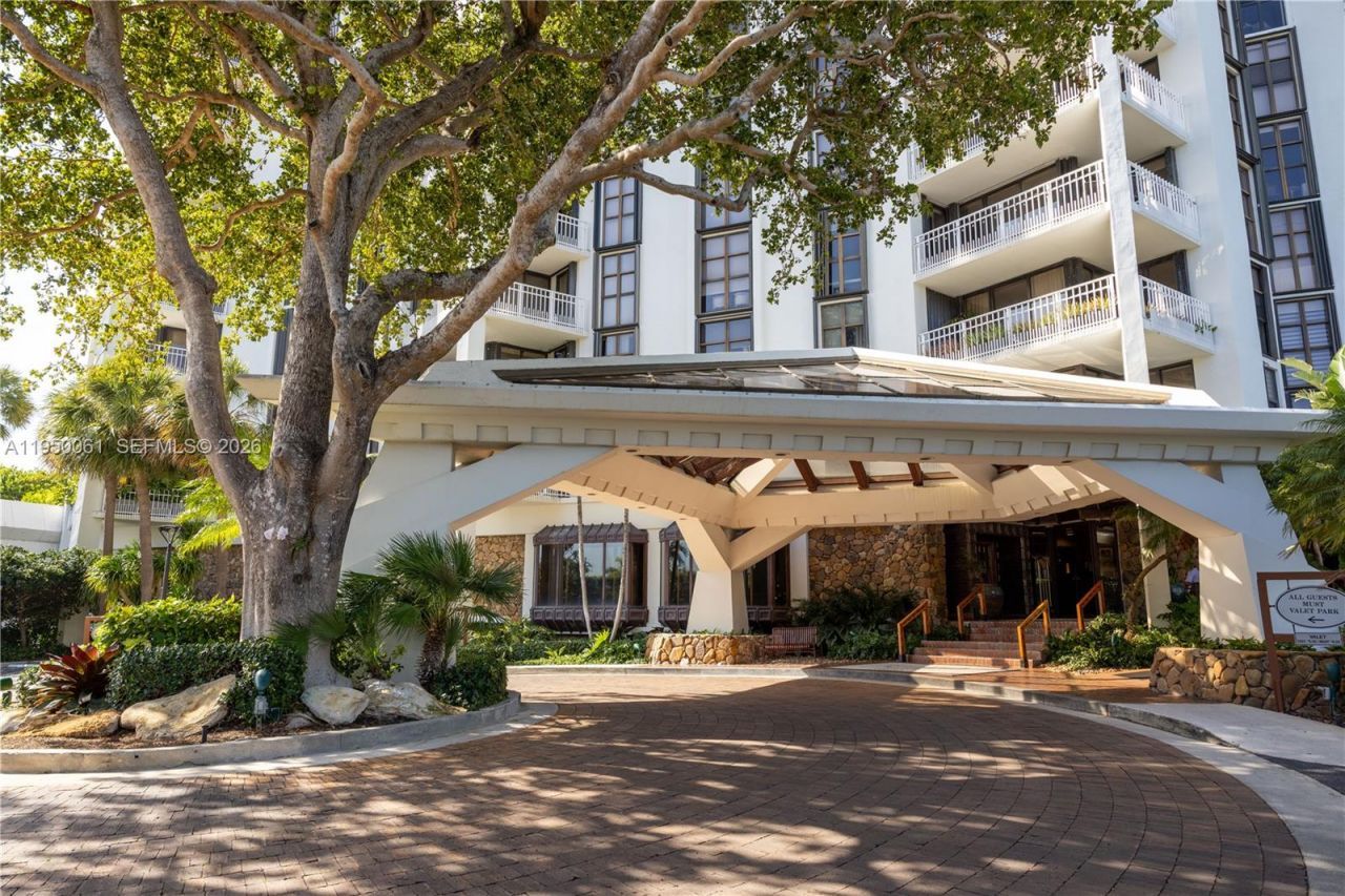 4000 Towerside Ter, Unit 804, Miami, FL 33138 Photo