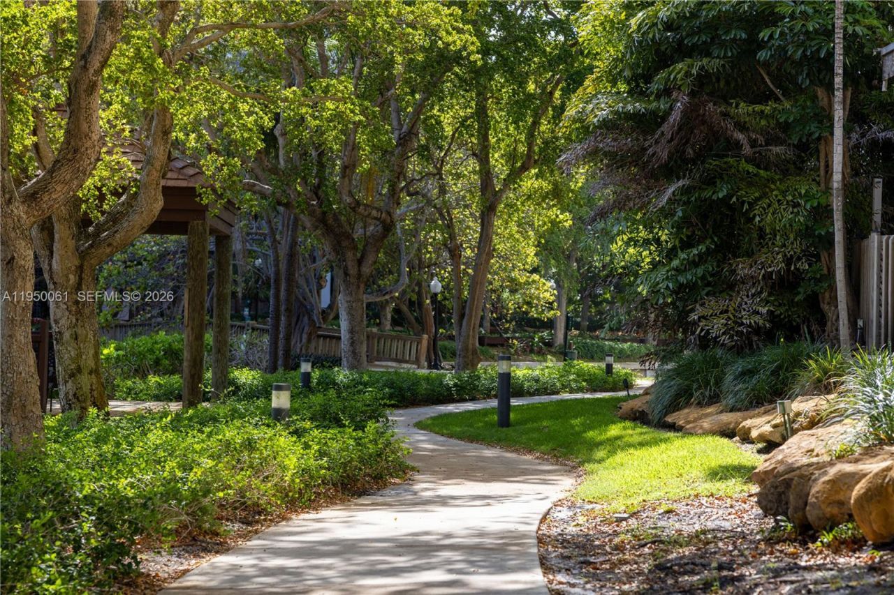 4000 Towerside Ter, Unit 804, Miami, FL 33138 Photo