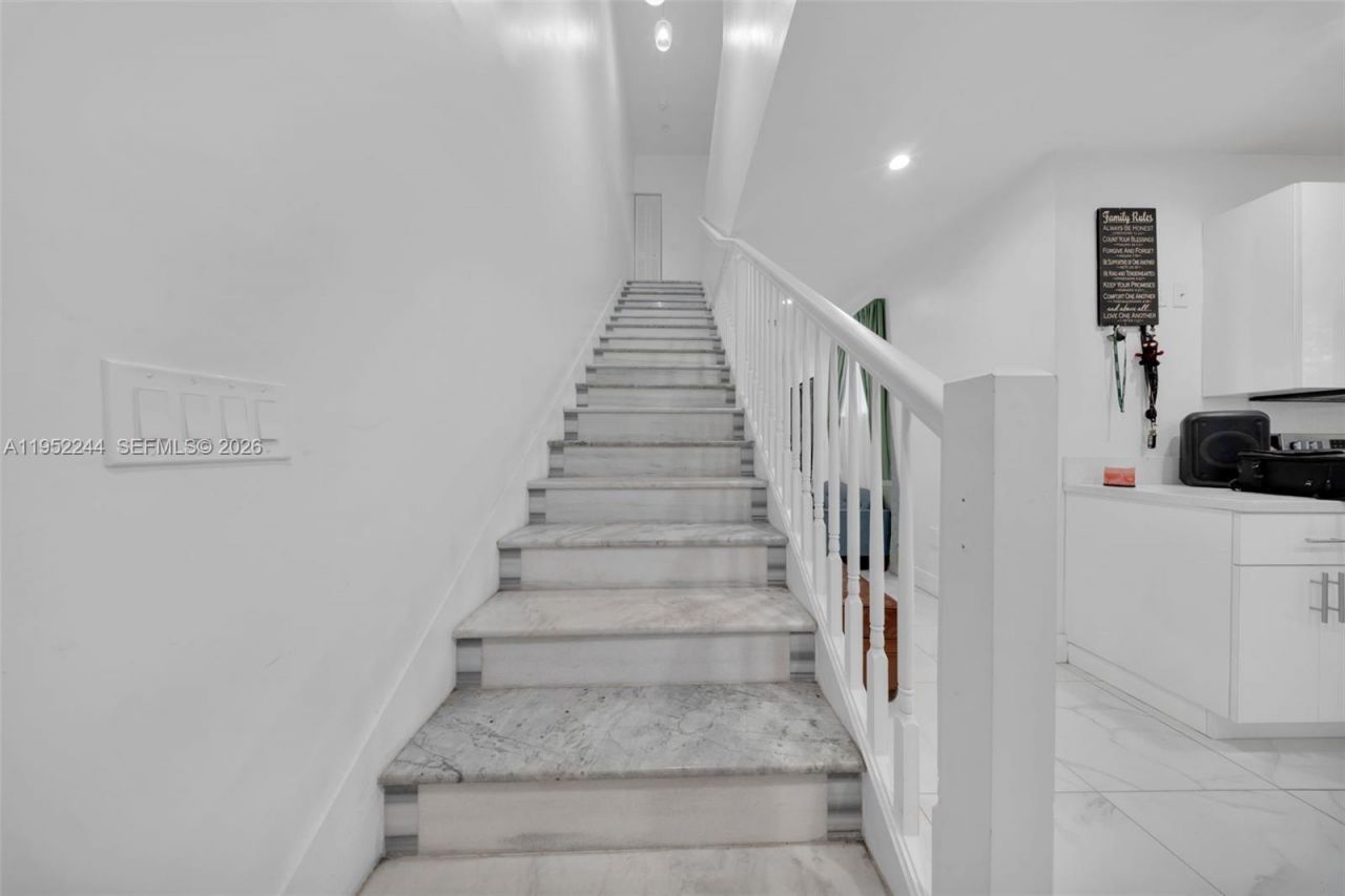 2315 NW 60th St, Miami, FL 33142 Photo