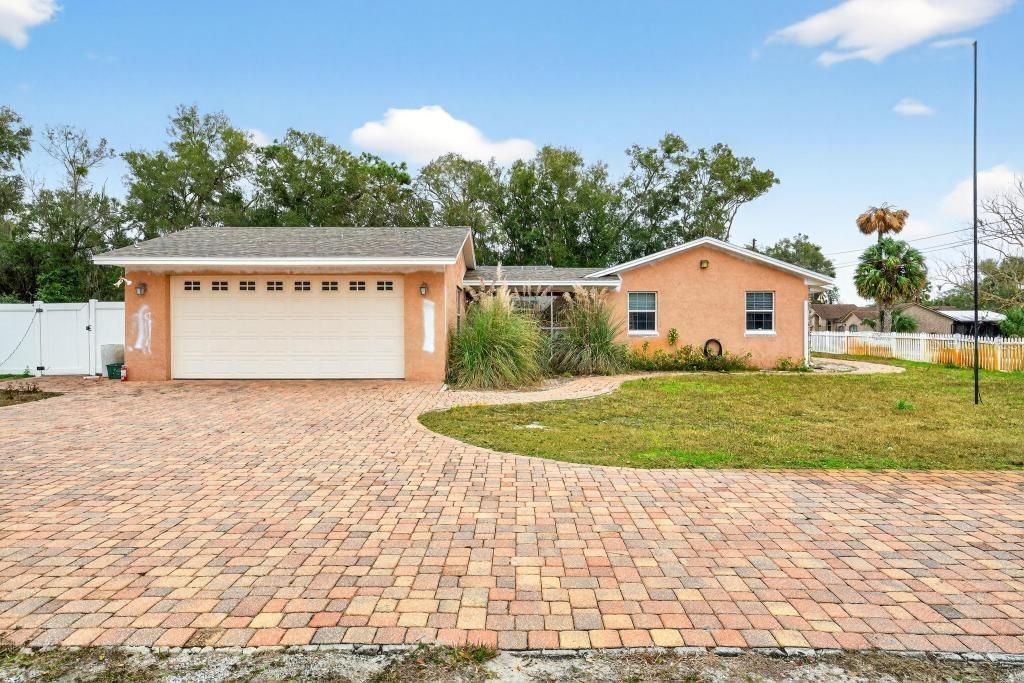 746 W Washington Avenue W, Lake Helen, FL 32744 Photo