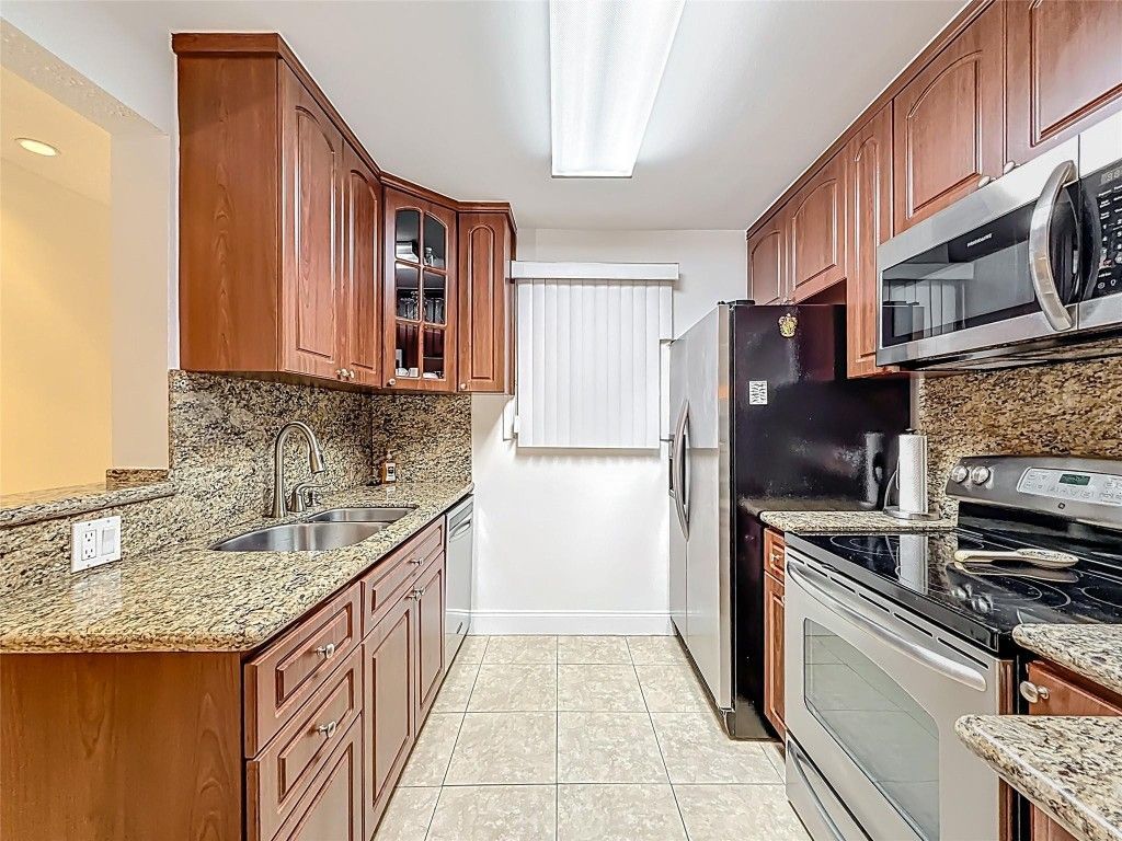 201 178th Dr, Unit 218, Sunny Isles Beach, FL 33160 Photo