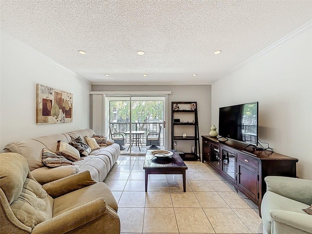 201 178th Dr, Unit 218, Sunny Isles Beach, FL 33160 Photo