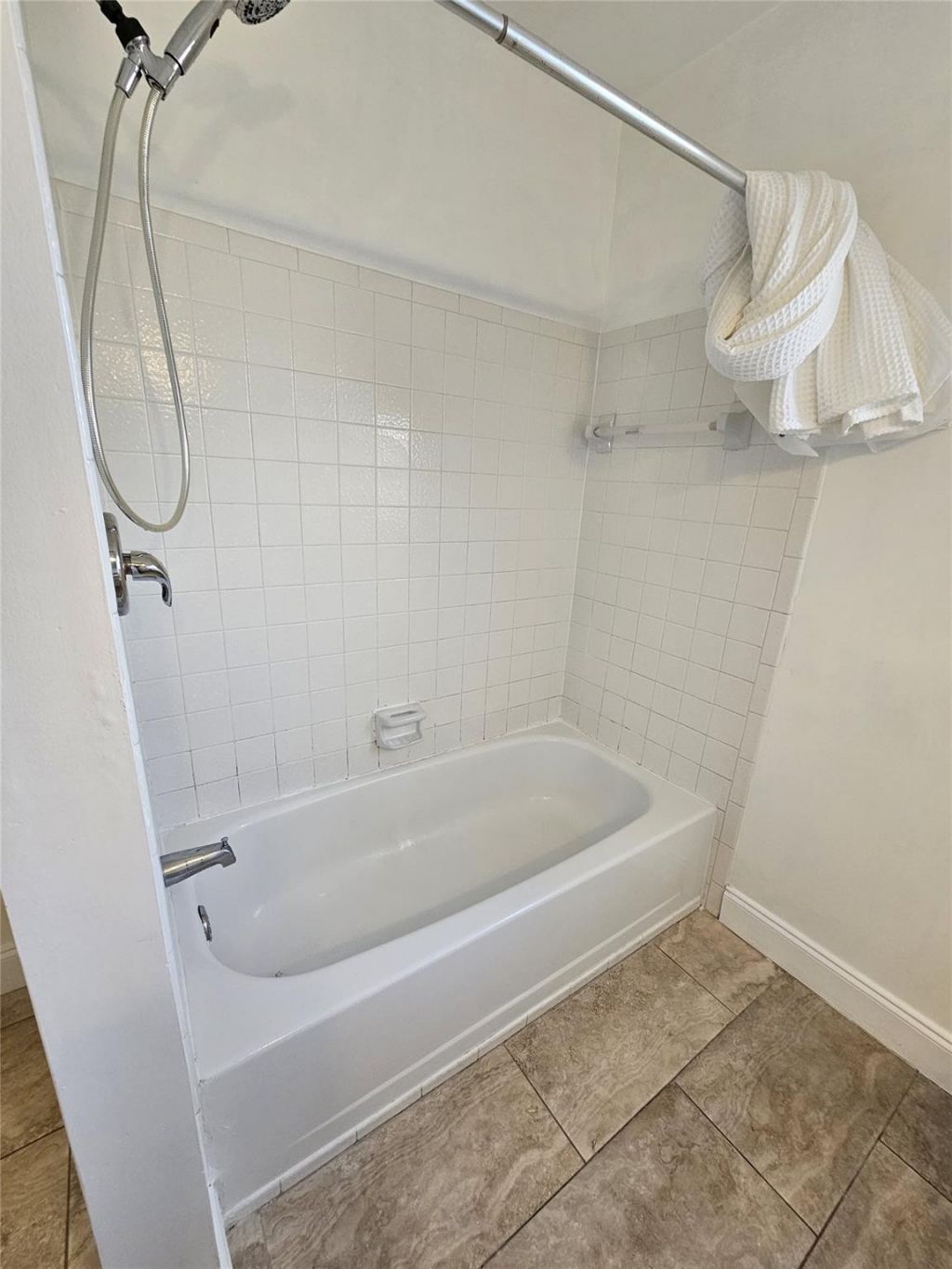 2050 Oleander Blvd, Unit 10-105, Fort Pierce, FL 34950 Photo