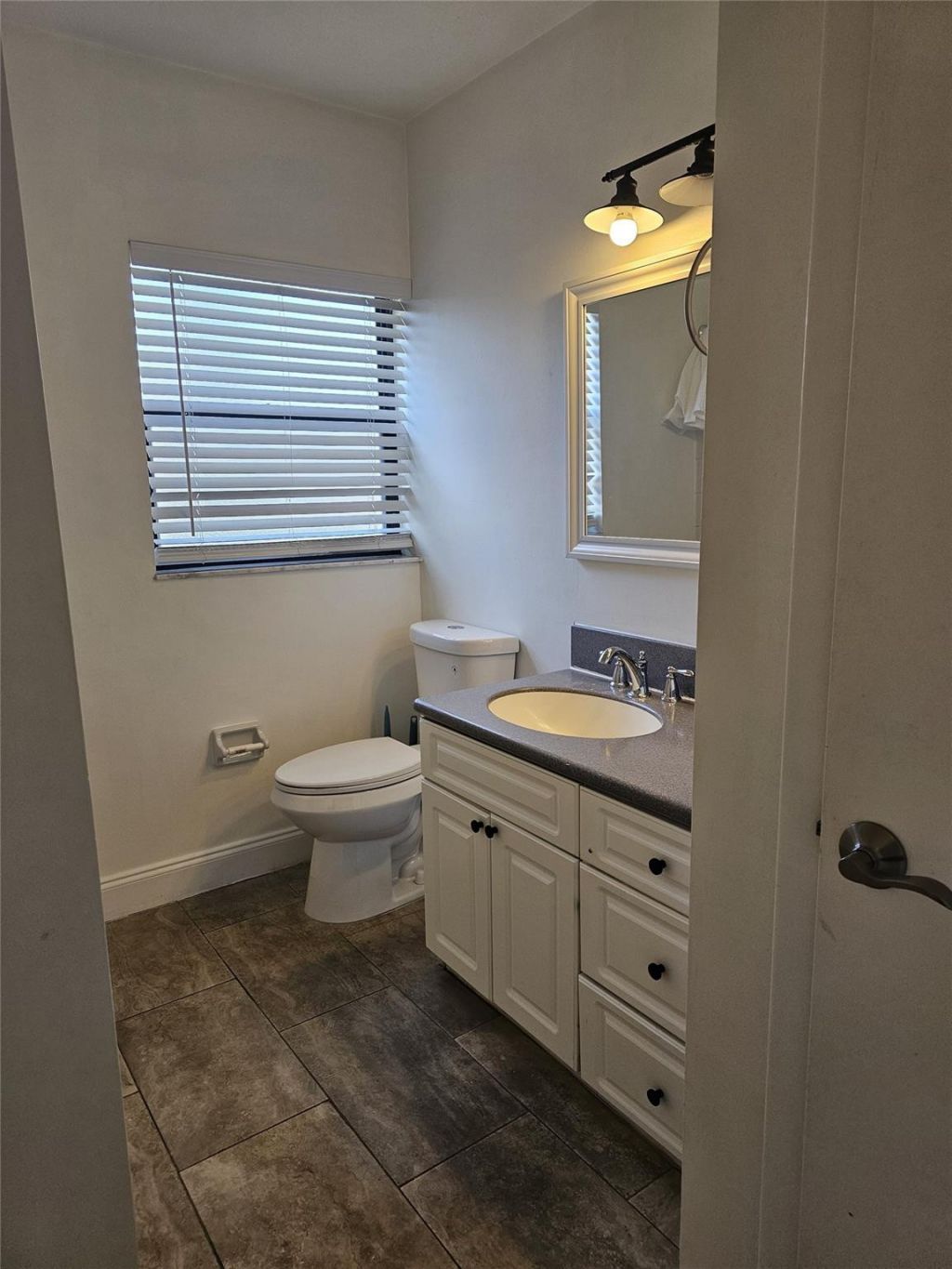 2050 Oleander Blvd, Unit 10-105, Fort Pierce, FL 34950 Photo