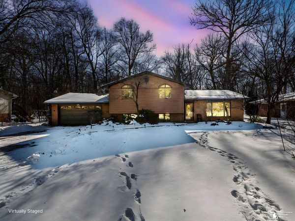 3447 Woodmont Drive, Lambertville, MI 48144