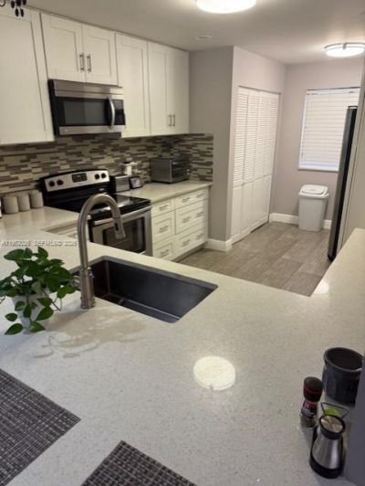 330 Lakeside Ct, Unit 206, Sunrise, FL 33326 Photo