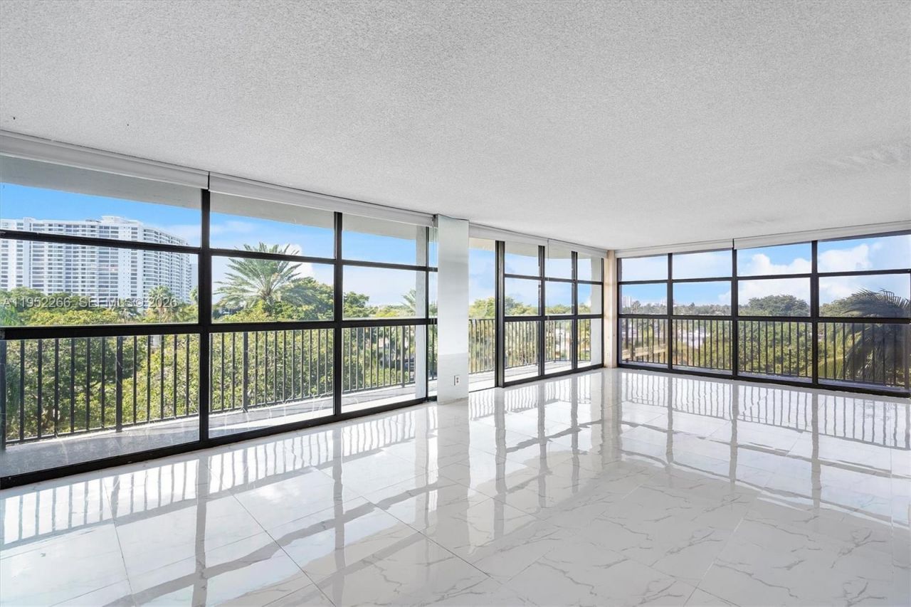 600 Parkview Dr, Unit 509, Hallandale Beach, FL 33009 Photo