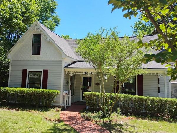 504 N Newsom Street, Mineola, TX 75773