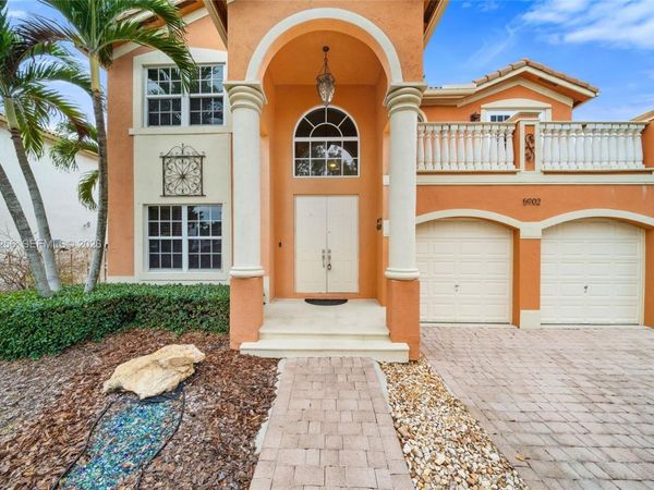 5902 SW 166th Ct, Miami, FL 33193