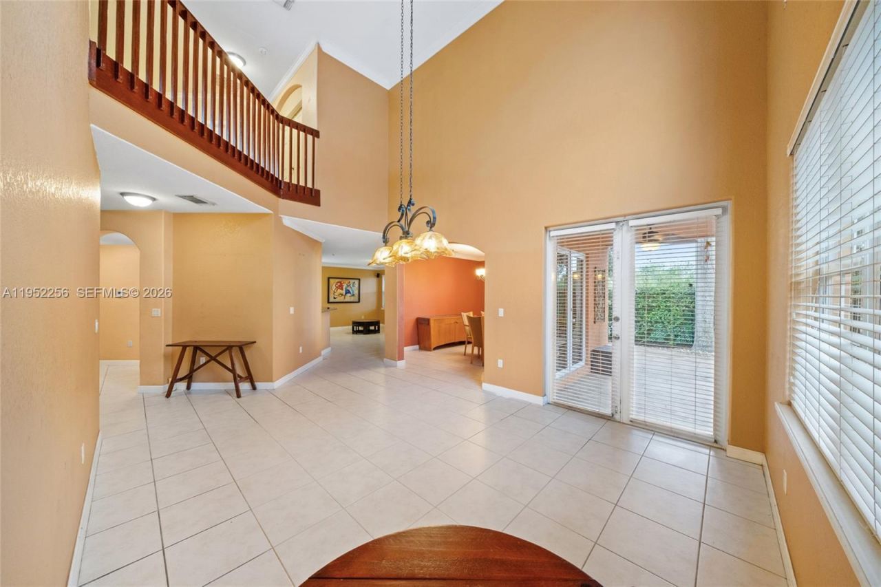 5902 SW 166th Ct, Miami, FL 33193 Photo