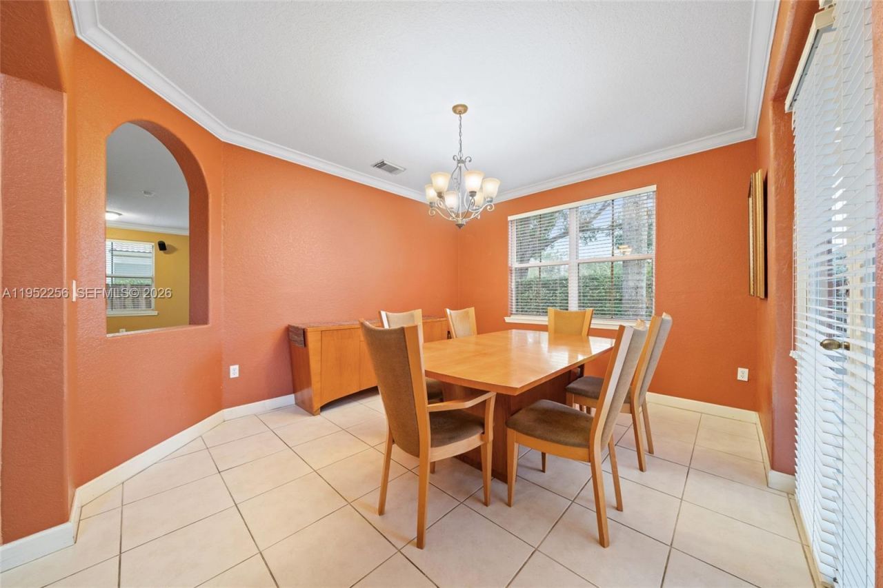 5902 SW 166th Ct, Miami, FL 33193 Photo