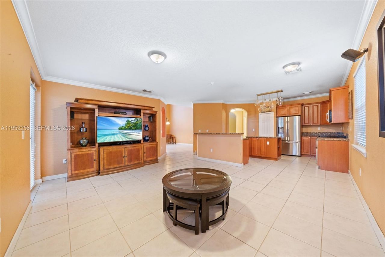 5902 SW 166th Ct, Miami, FL 33193 Photo