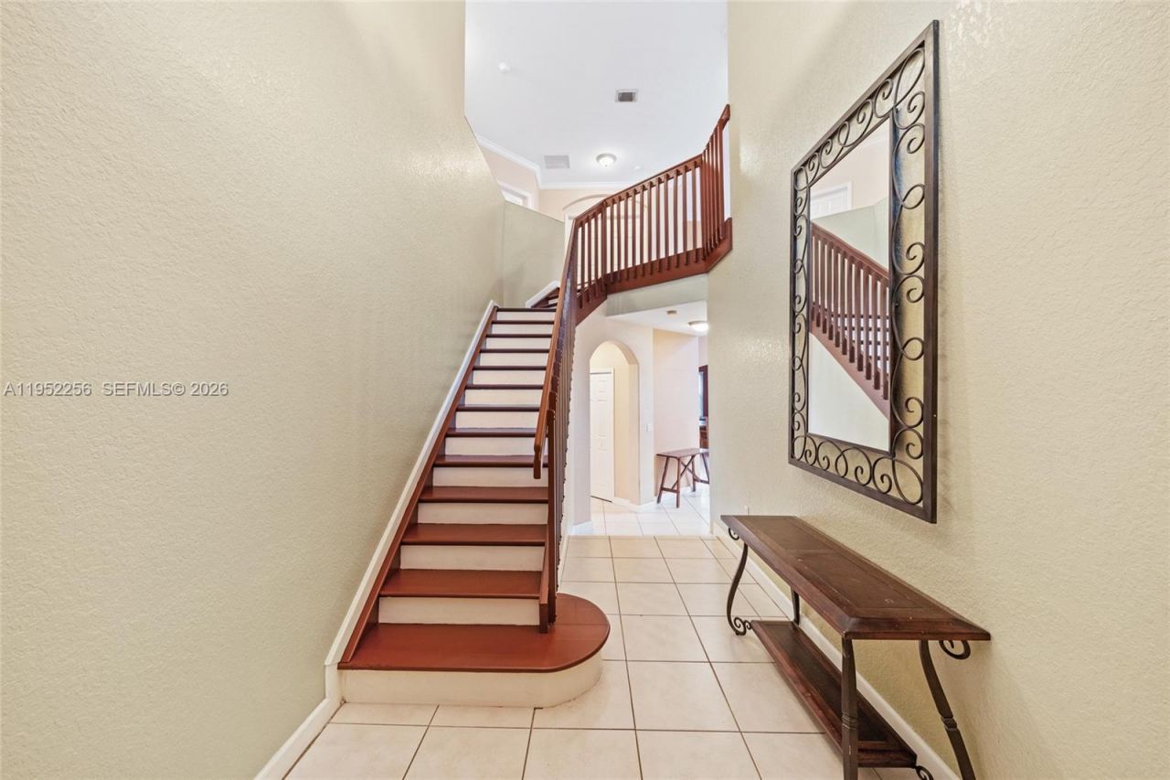 5902 SW 166th Ct, Miami, FL 33193 Photo