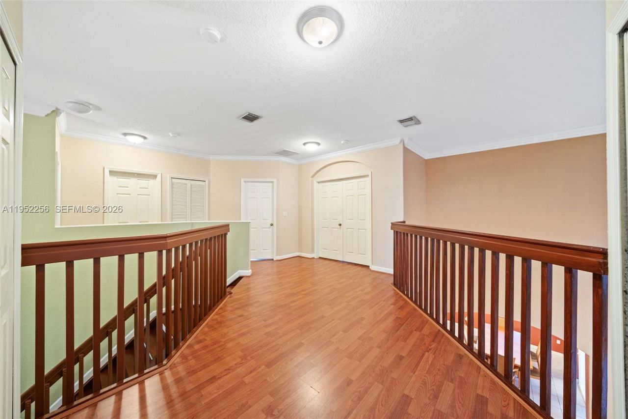 5902 SW 166th Ct, Miami, FL 33193 Photo