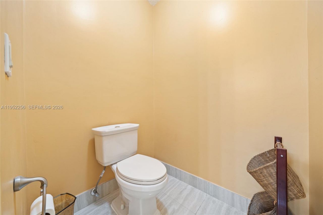 5902 SW 166th Ct, Miami, FL 33193 Photo