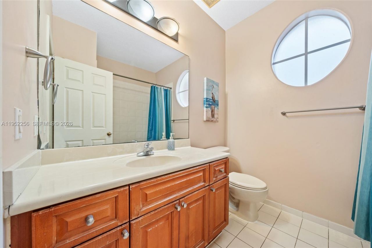 5902 SW 166th Ct, Miami, FL 33193 Photo