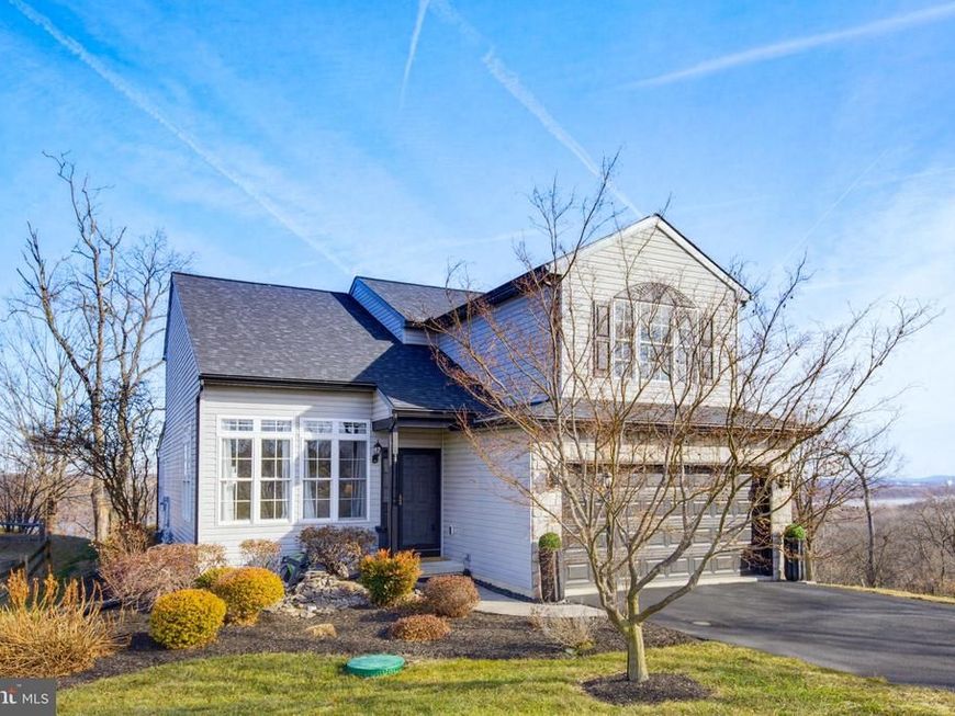 505 N Burberry Lane, Mount Wolf, PA 17347 Main Photo