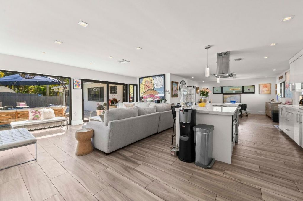 518 SW 28th Avenue, Boynton Beach, FL 33435 Photo