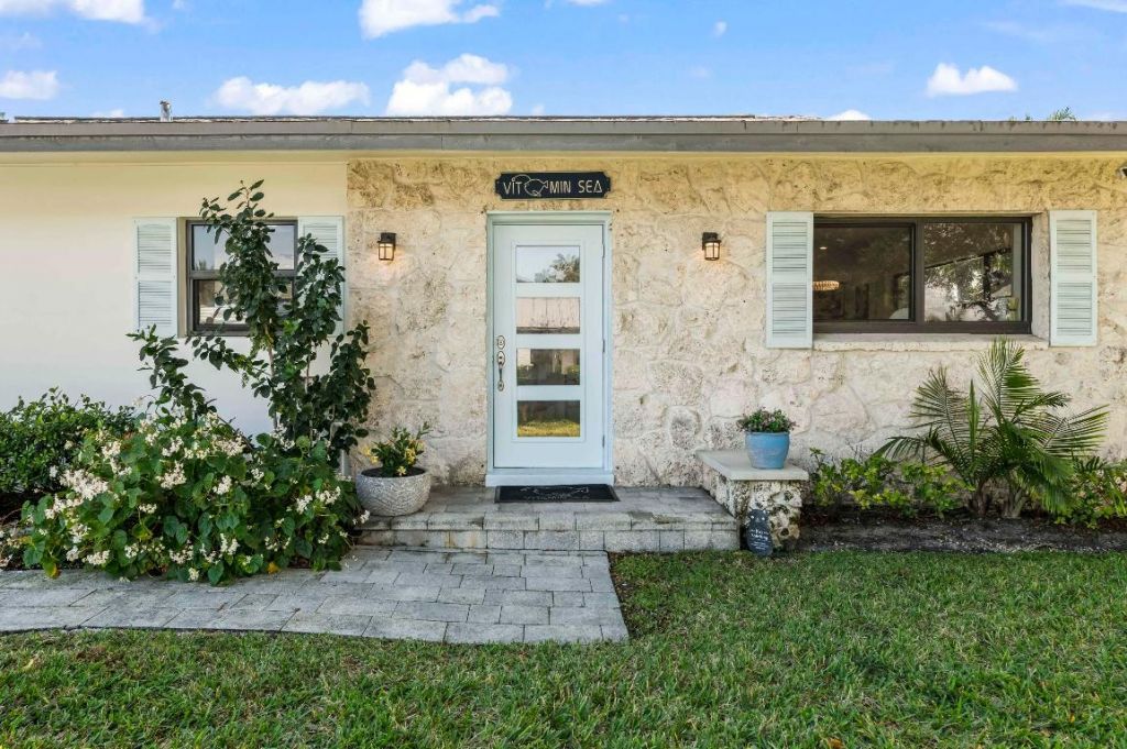 518 SW 28th Avenue, Boynton Beach, FL 33435 Photo