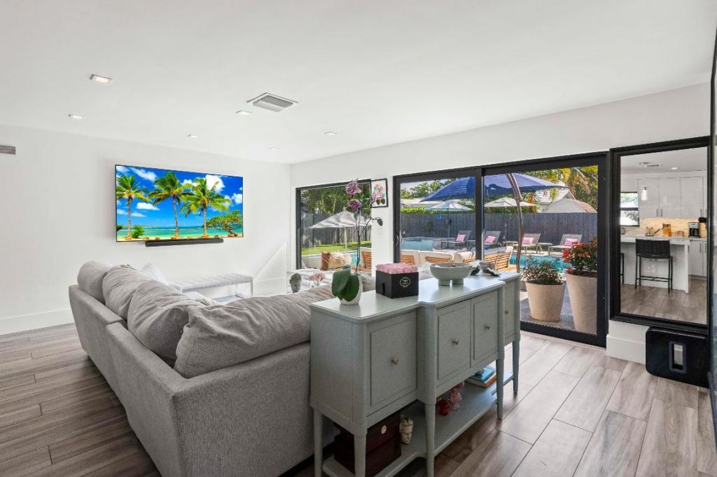 518 SW 28th Avenue, Boynton Beach, FL 33435 Photo