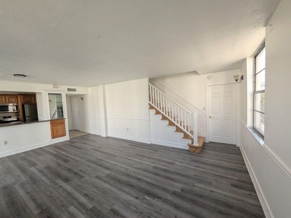 1754 NW 55th Avenue, Unit 204, Lauderhill, FL 33313
