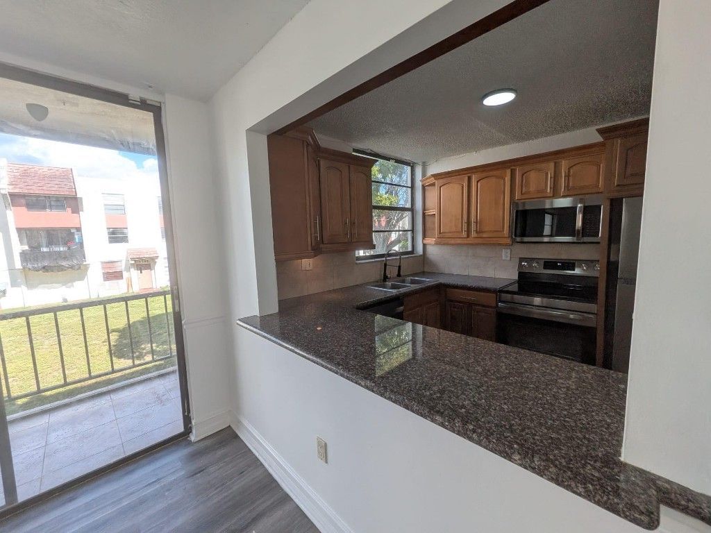 1754 NW 55th Avenue, Unit 204, Lauderhill, FL 33313 Photo