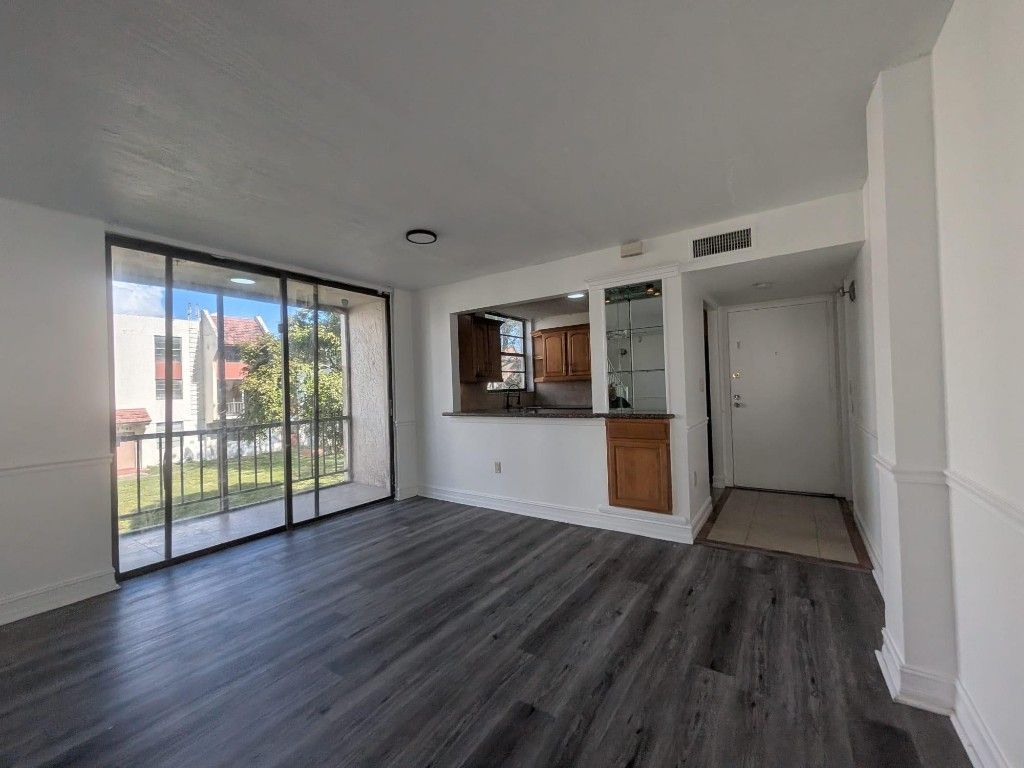 1754 NW 55th Avenue, Unit 204, Lauderhill, FL 33313 Photo