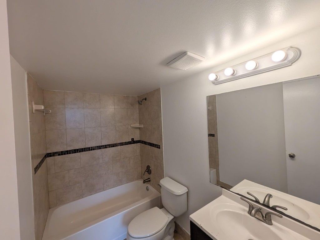 1754 NW 55th Avenue, Unit 204, Lauderhill, FL 33313 Photo