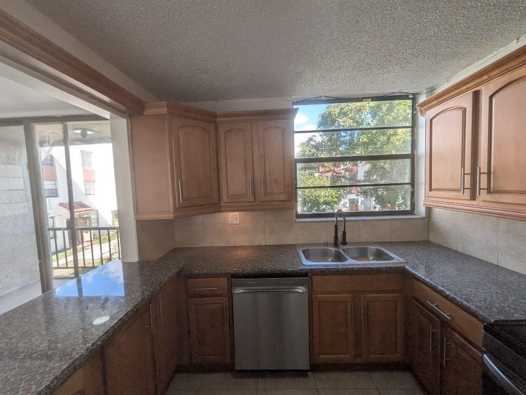 1754 NW 55th Avenue, Unit 204, Lauderhill, FL 33313 Photo