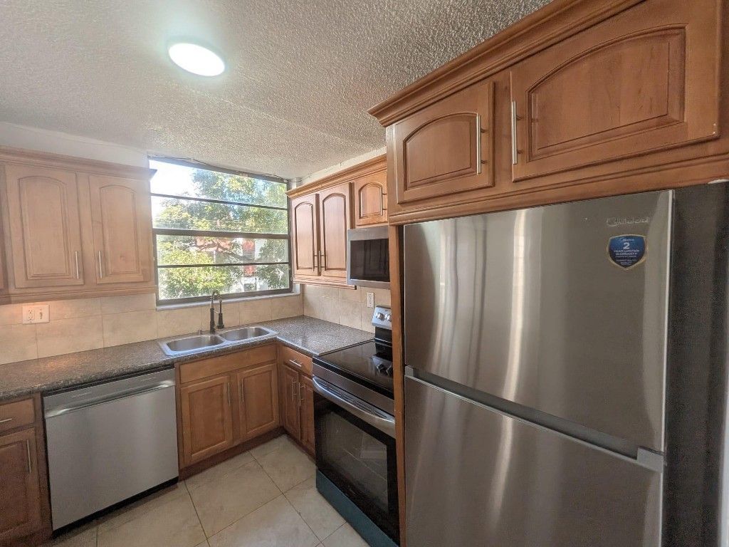 1754 NW 55th Avenue, Unit 204, Lauderhill, FL 33313 Photo