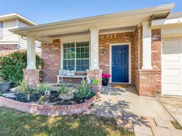 9217 Oldwest Trail, Fort Worth, TX 76131