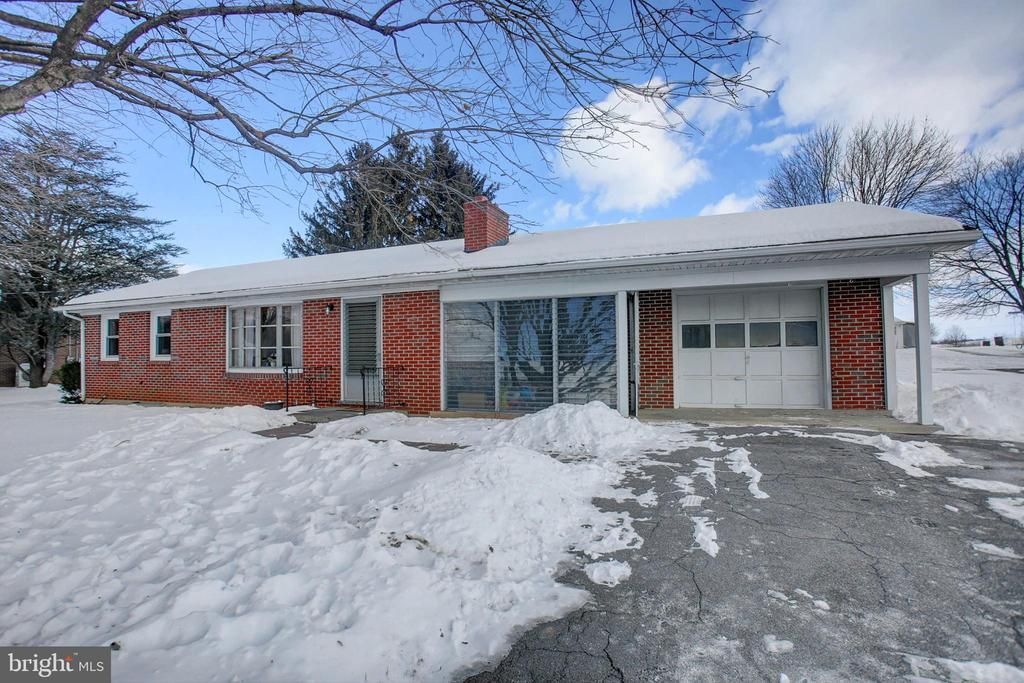 13339 W Buchanan Trail W, Mercersburg, PA 17236 Main Photo