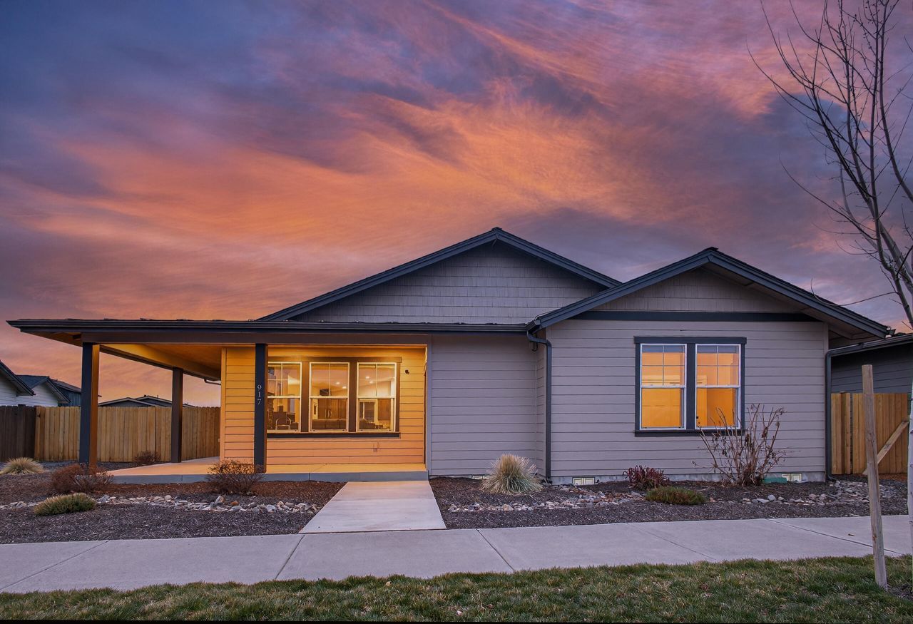 917 NE Discovery Loop, Prineville, OR 97754 Main Photo