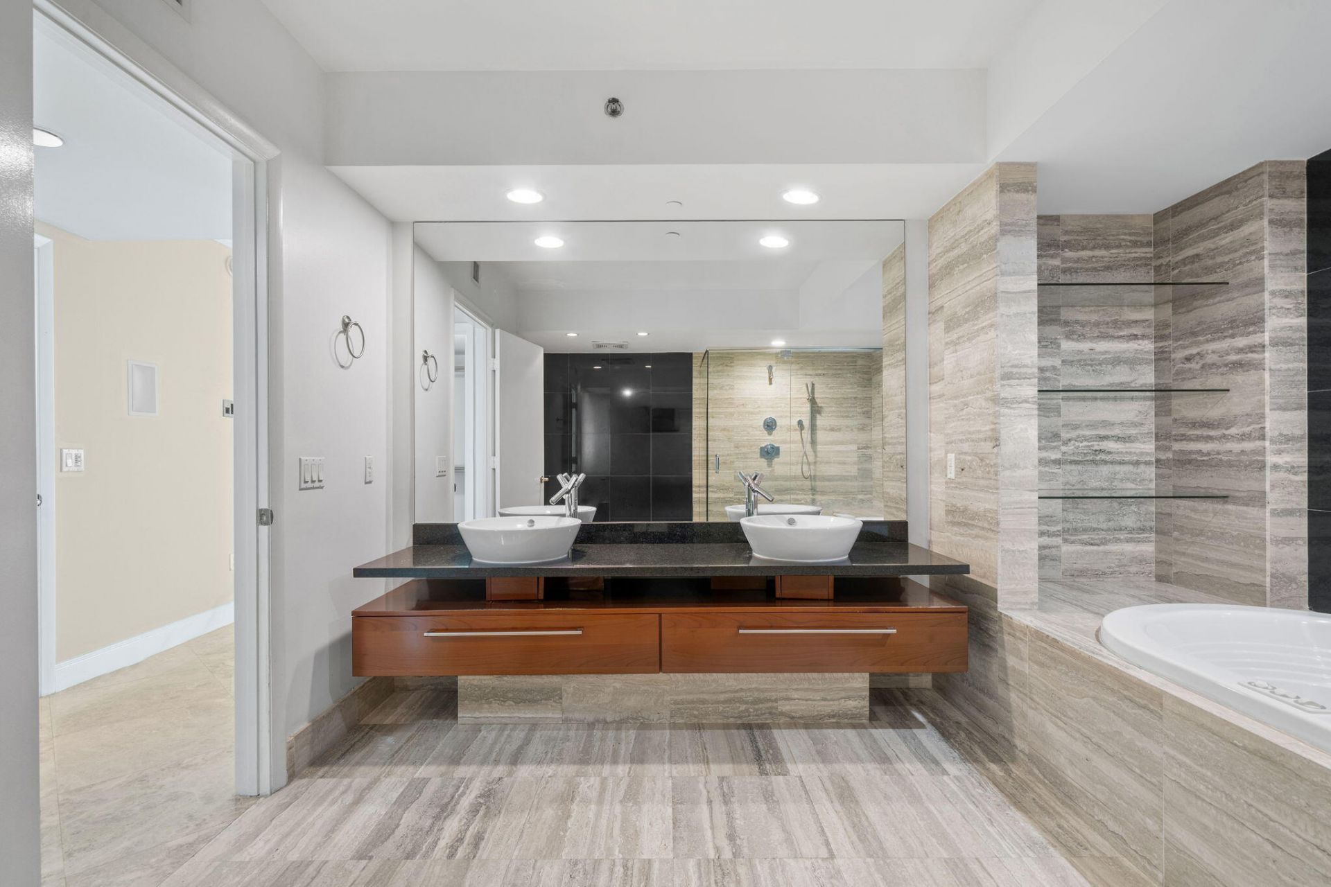 101 S Fort Lauderdale Beach Boulevard, Unit 1206, Fort Lauderdale, FL 33316 Photo