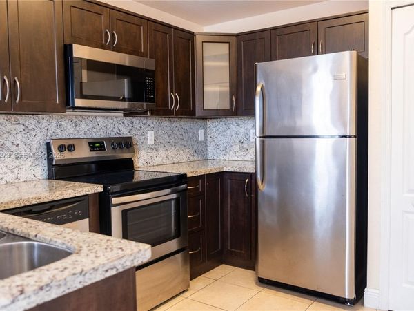 8906 W Flagler St, Unit 222, Miami, FL 33174