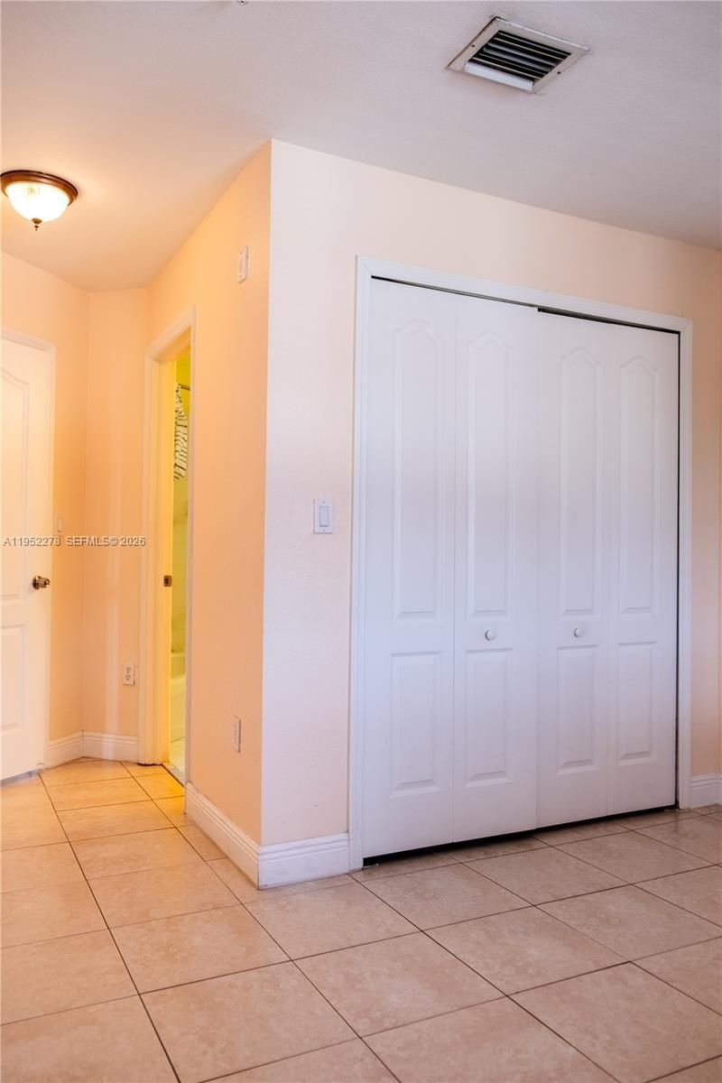 8906 W Flagler St, Unit 222, Miami, FL 33174 Photo