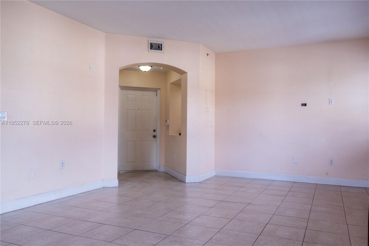 8906 W Flagler St, Unit 222, Miami, FL 33174 Photo
