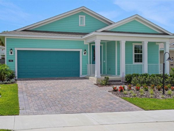 985 FIESTA KEY CIRCLE, LADY LAKE, FL 32159