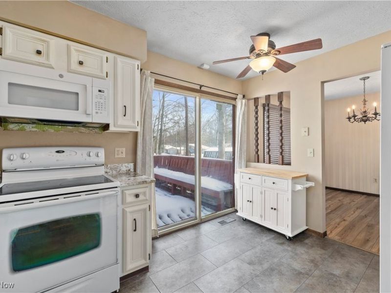 105 Northwood Hollow Court, Amherst, OH 44001 Photo 15