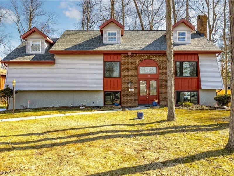 105 Northwood Hollow Court, Amherst, OH 44001 Photo 2