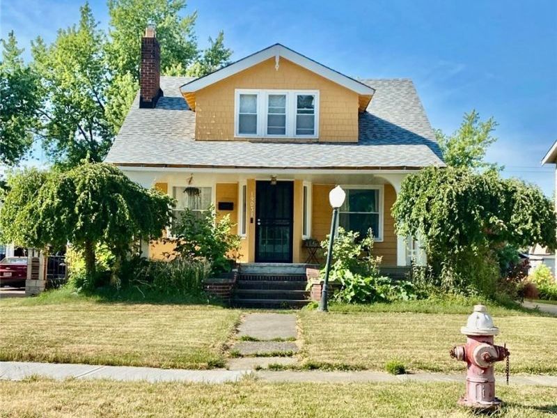 19031 Locherie Avenue, Euclid, OH 44119 Photo 1