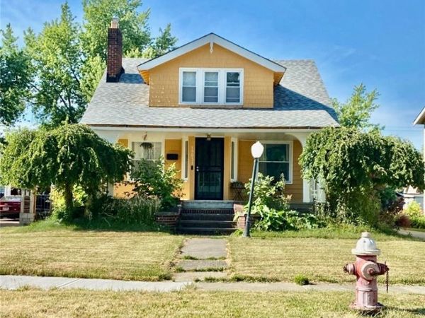 19031 Locherie Avenue, Euclid, OH 44119