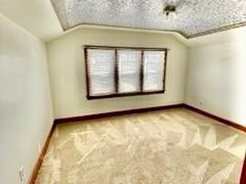 19031 Locherie Avenue, Euclid, OH 44119 Photo 12