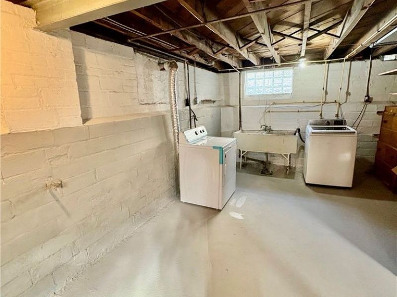 19031 Locherie Avenue, Euclid, OH 44119 Photo 16